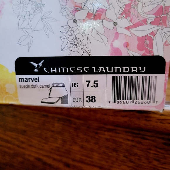 👀50% OFF👢NWT ‼️ Chinese Laundry Suede Boots with Knit Cuff - Picture 9 of 12